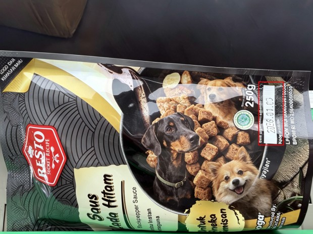 Katzen- und Hundefutter